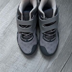 And1 kids Gray Athletic High-Tops
